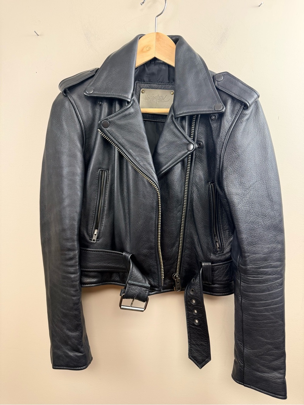 Understated leather black pebble motto jacket xs
